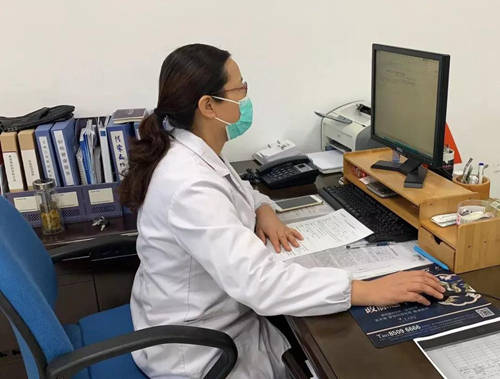 领导小组副组长秦晓斌,党委委员陈惠平组织防控防治工作会议党委书记