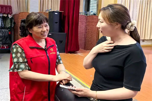 20250908教师节康华小学义诊王芹芳.jpg